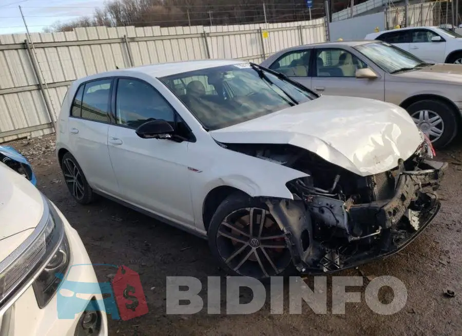 3VW447AUXHM041354 Photo# 4