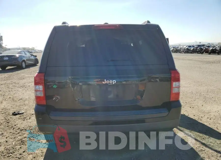 1C4NJPBB3GD589073 Photo# 6