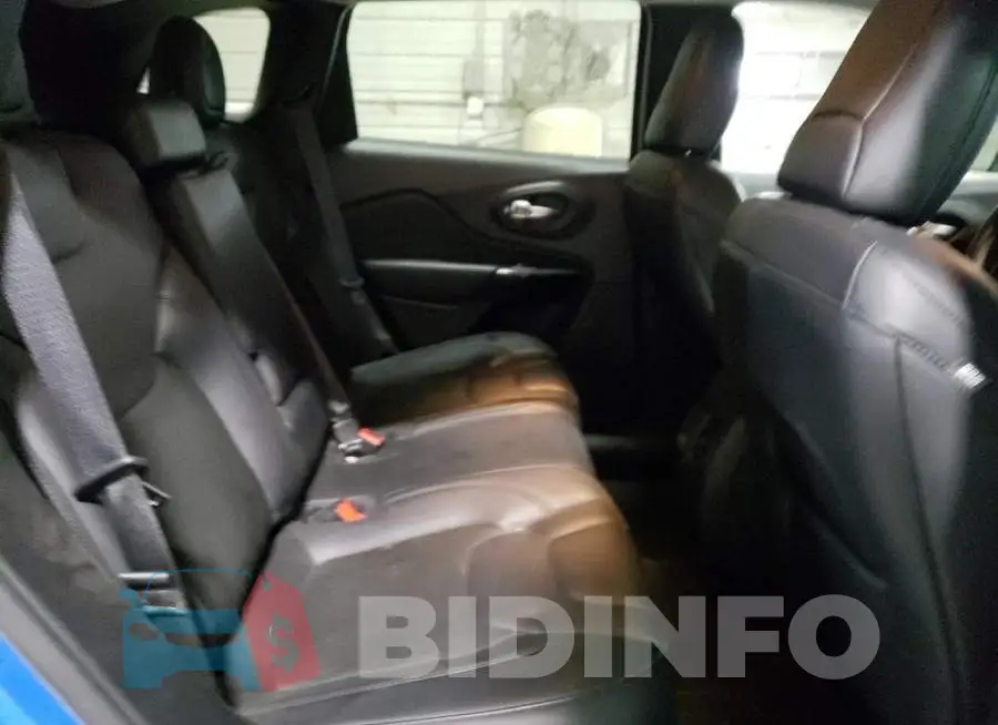 1C4PJMLB8MD210263 Photo# 10