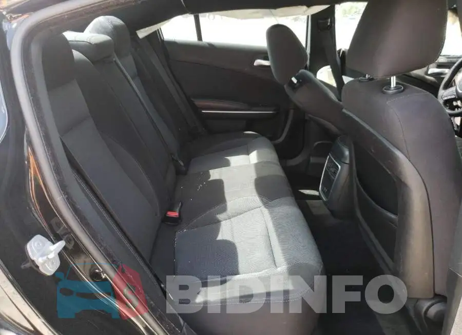 2C3CDXBG6FH800718 Photo# 6