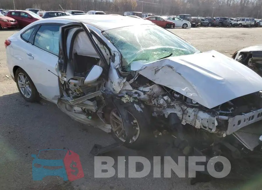 1FADP3F22GL220374 Photo# 4
