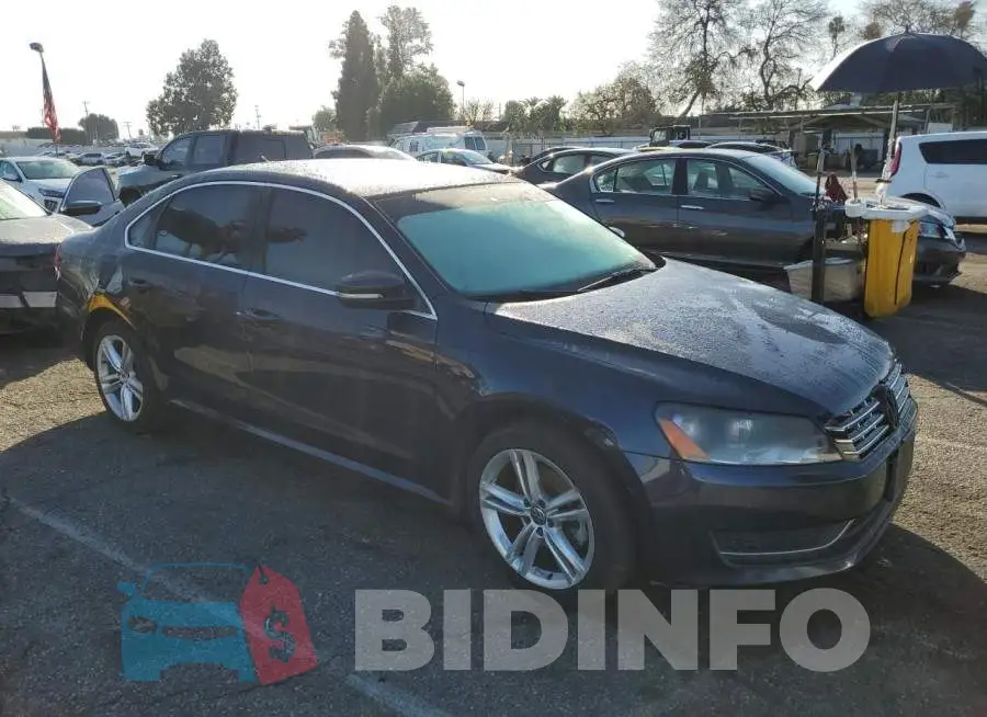 1VWBN7A3XEC112559 Photo# 4