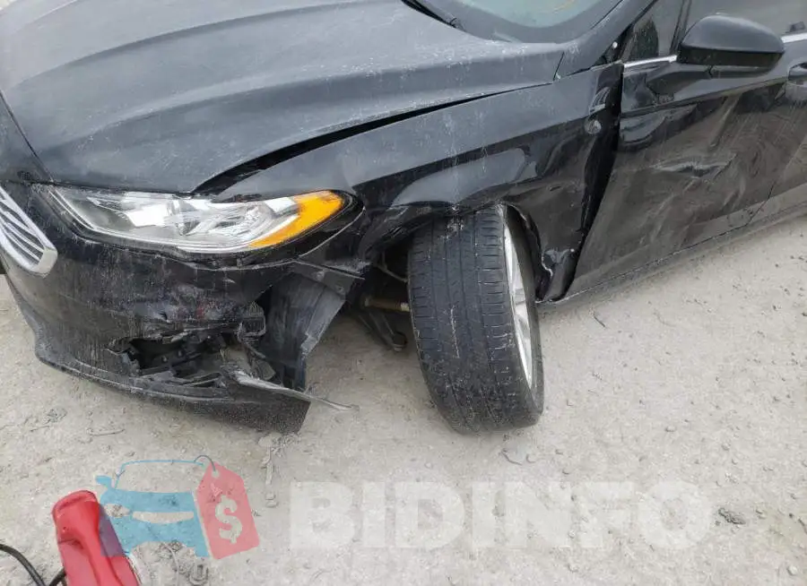 3FA6P0HDXKR231817 Photo# 9
