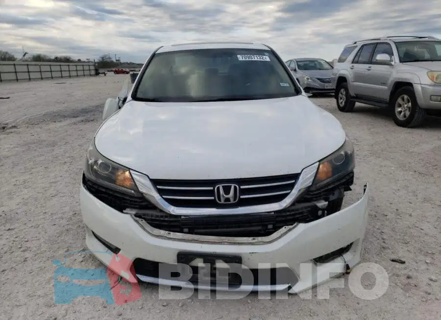 1HGCR2F70FA148382 Photo# 5