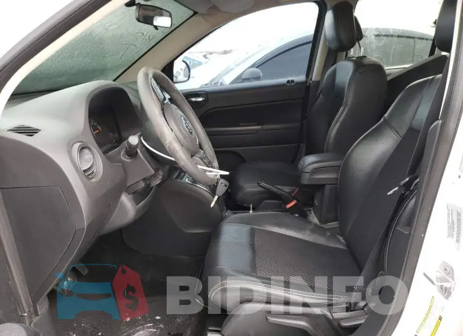 1C4NJDBB5FD316388 Photo# 7