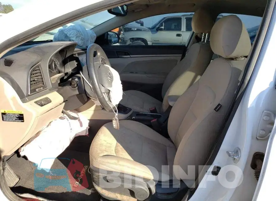 5NPD84LF0JH332154 Photo# 7