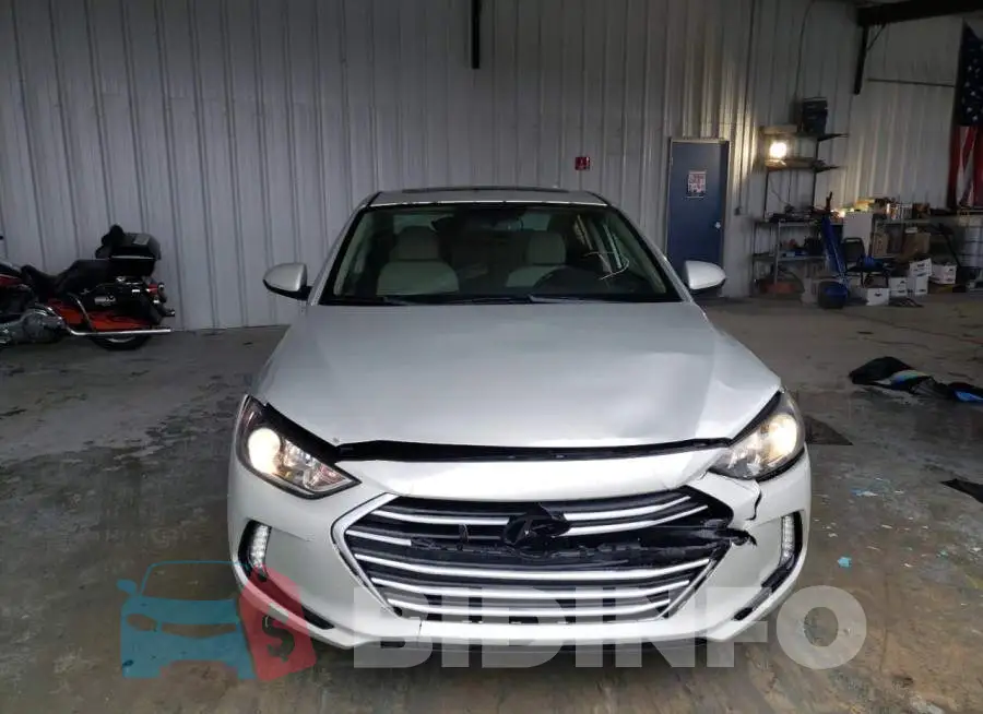 5NPD84LFXHH145613 Photo# 5