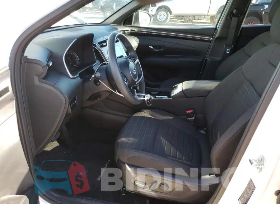 5NTJB4AE8NH008021 Photo# 7