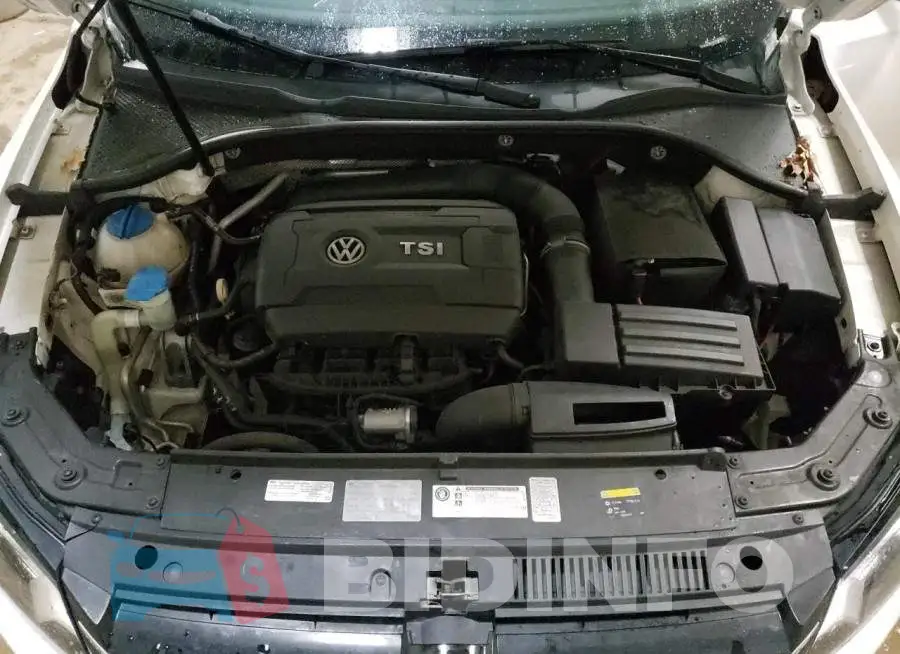 1VWBS7A32FC015558 Photo# 11