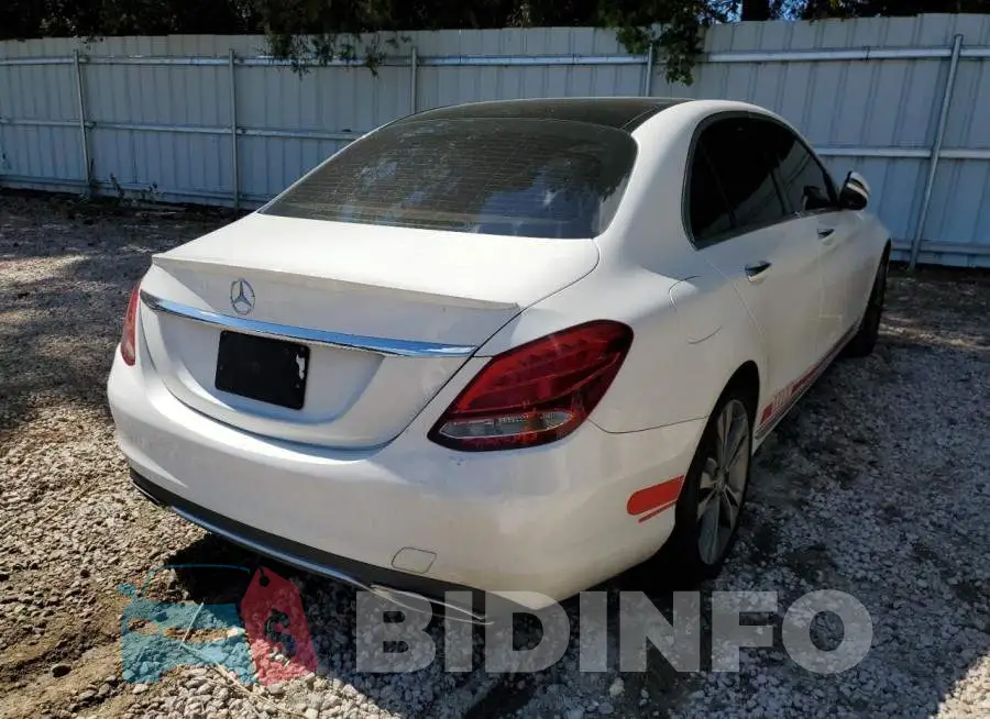 55SWF4JB2GU132882 Photo# 4