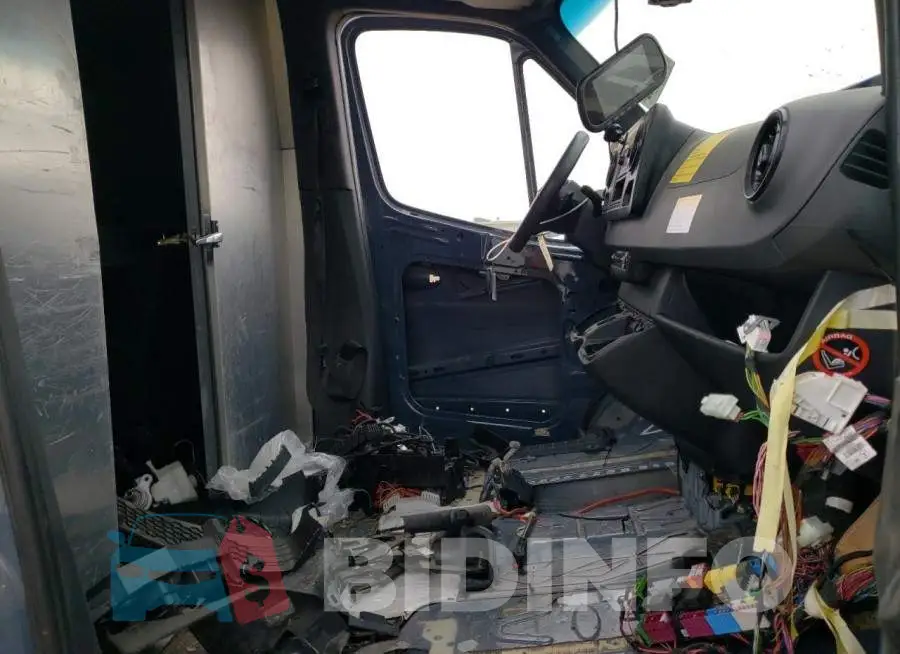 WD4PF1CD0KP115103 Photo# 5