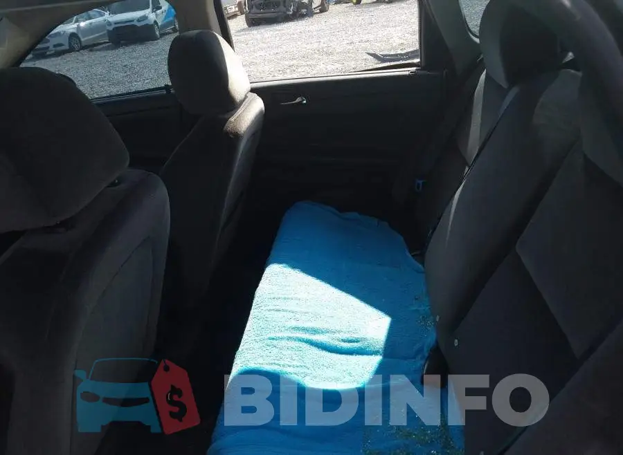 2G1WB5E30E1102018 Photo# 6