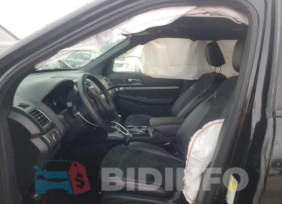 1FM5K8D82KGB00170 Photo# 7