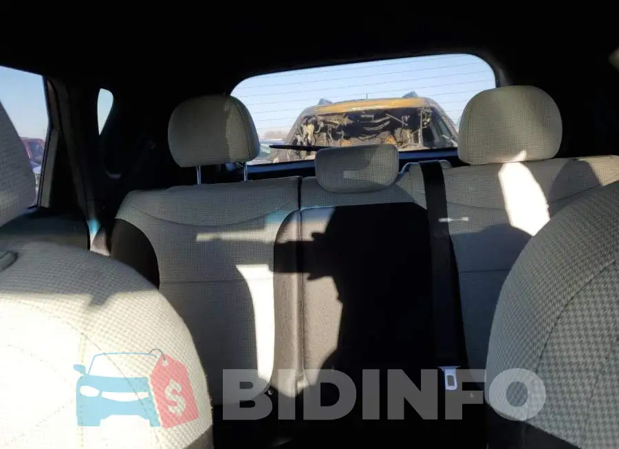 KNDJN2A21F7218627 Photo# 10