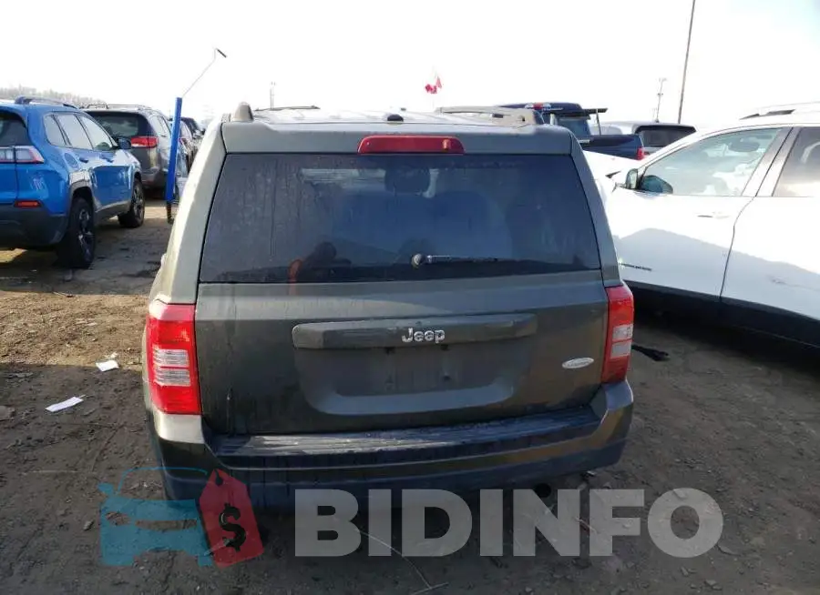 1C4NJPFB8FD353317 Photo# 6