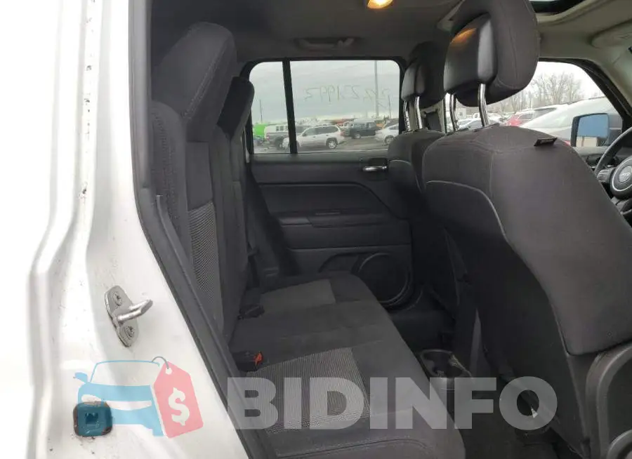 1C4NJRFB3ED845845 Photo# 10