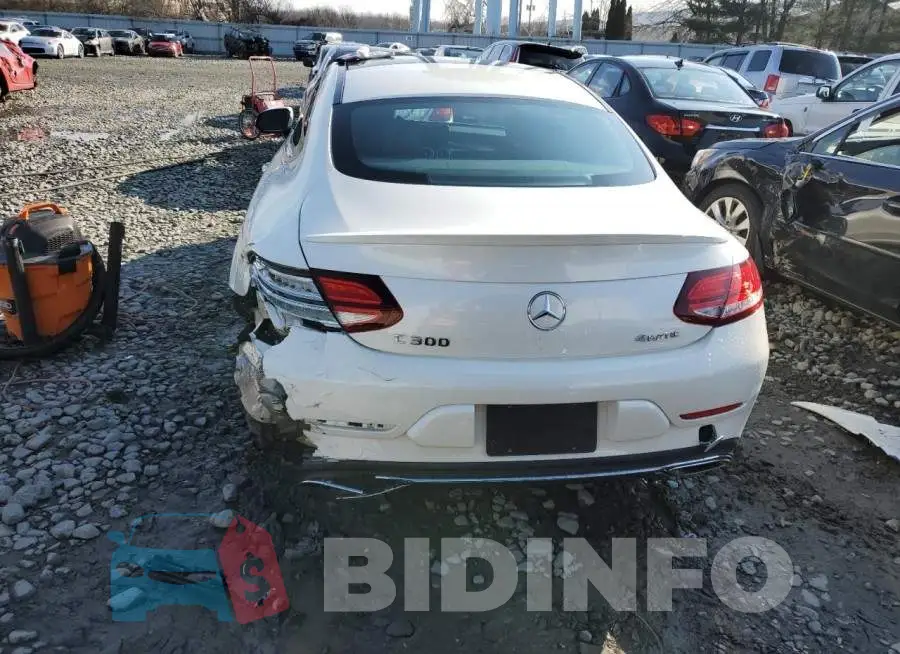 WDDWJ8EB2KF777575 Photo# 6