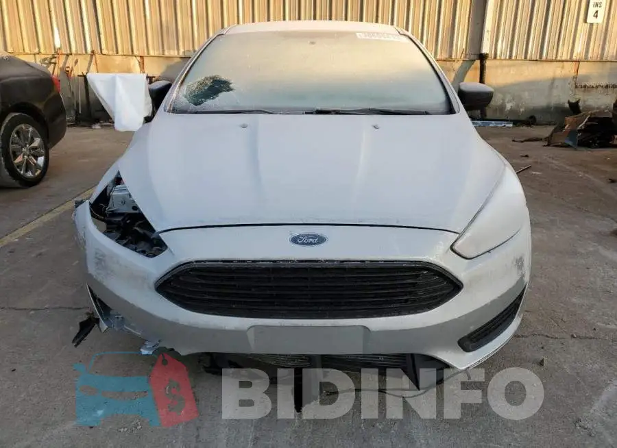 1FADP3E28GL211843 Photo# 5
