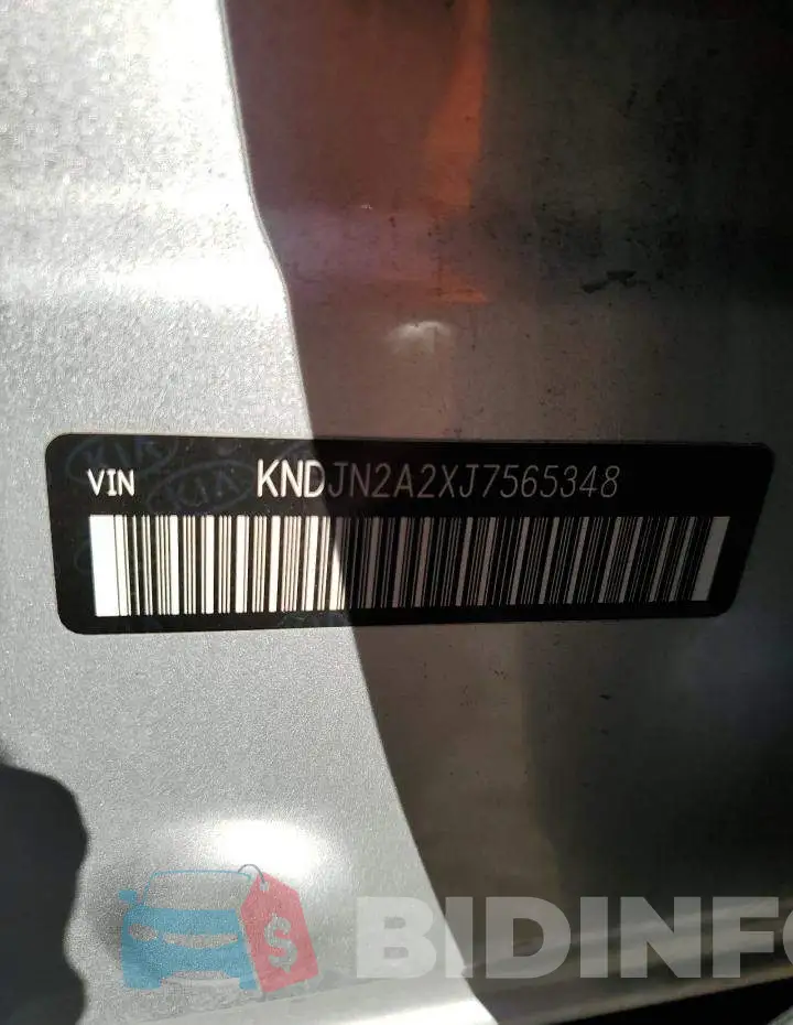 KNDJN2A2XJ7565348 Photo# 12