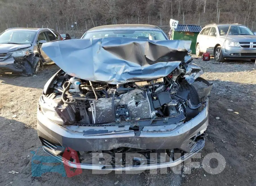 1VWDT7A3XHC077573 Photo# 5