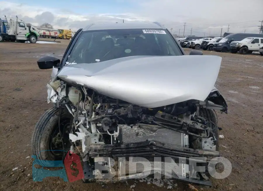 3N1CP5CU2JL512189 Photo# 5