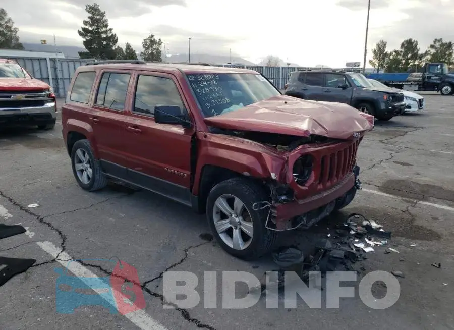 1C4NJPFB5ED729499 Photo# 4