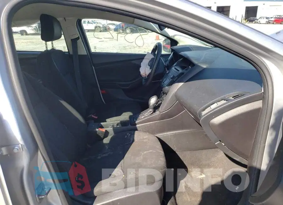 1FADP3E27HL295171 Photo# 5