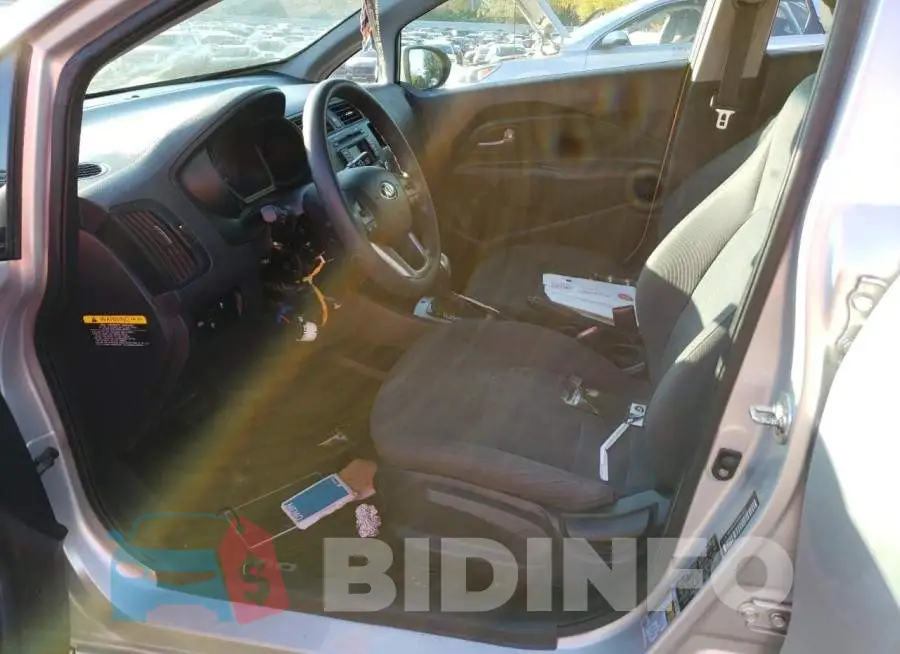 KNADM4A33F6457507 Photo# 7