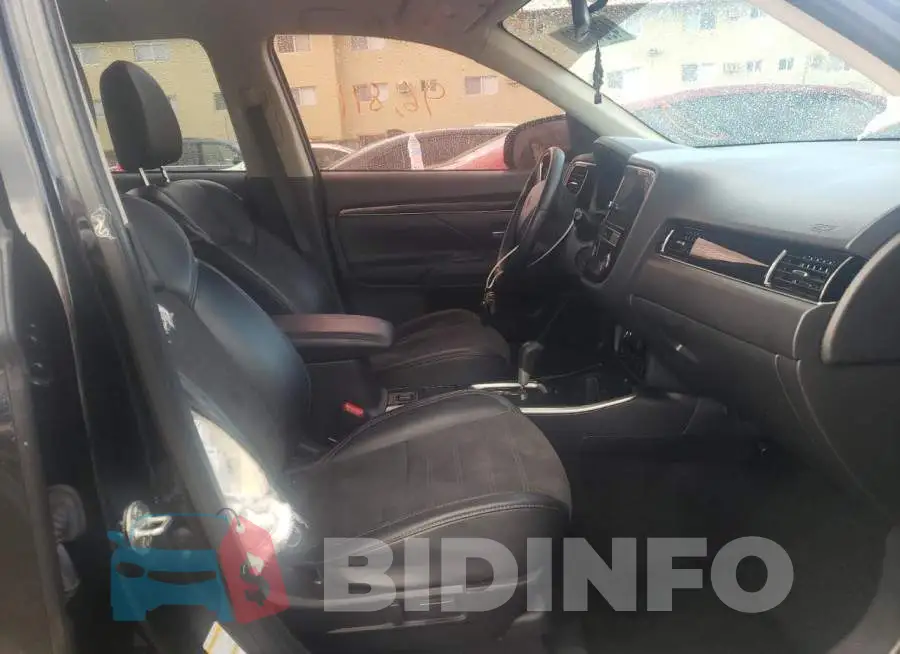 JA4AD3A34KZ047138 Photo# 5