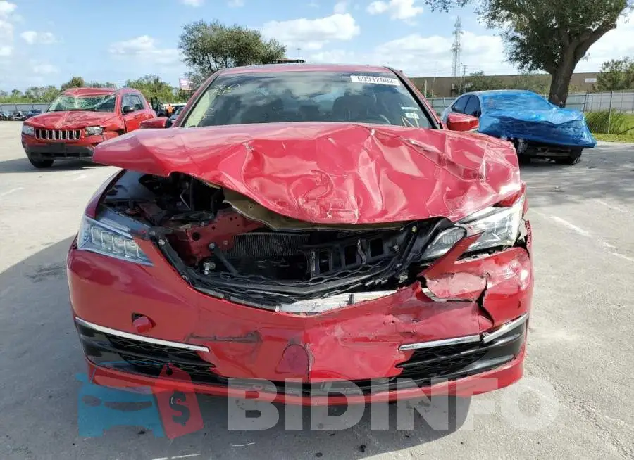 19UUB1F32HA004755 Photo# 5