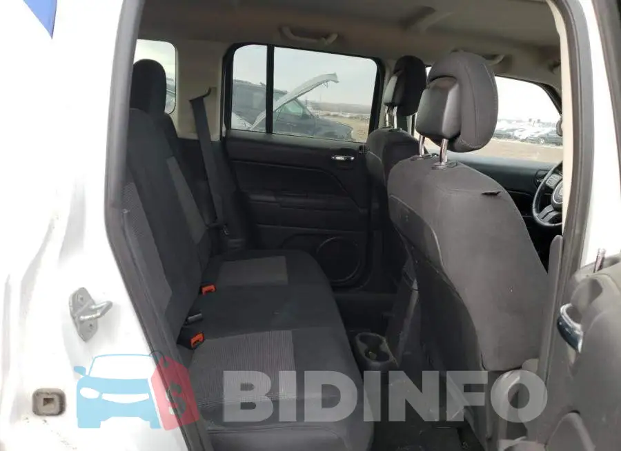 1C4NJPFB5ED849397 Photo# 11