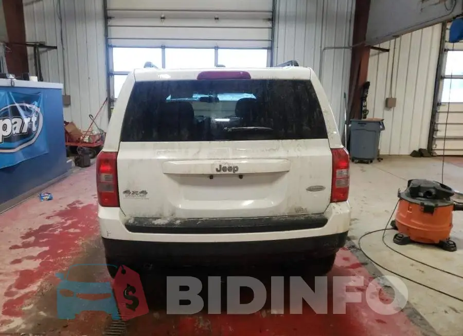 1C4NJRFB2ED792751 Photo# 6