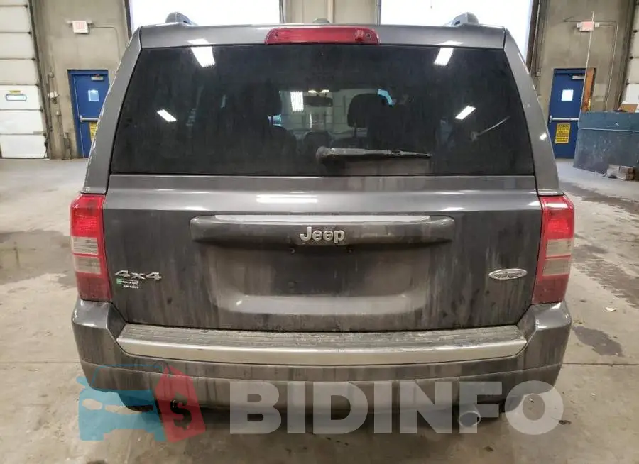 1C4NJRFB9HD122473 Photo# 6
