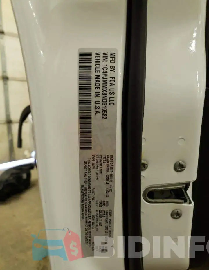 1C4PJMMX8ND519582 Photo# 10