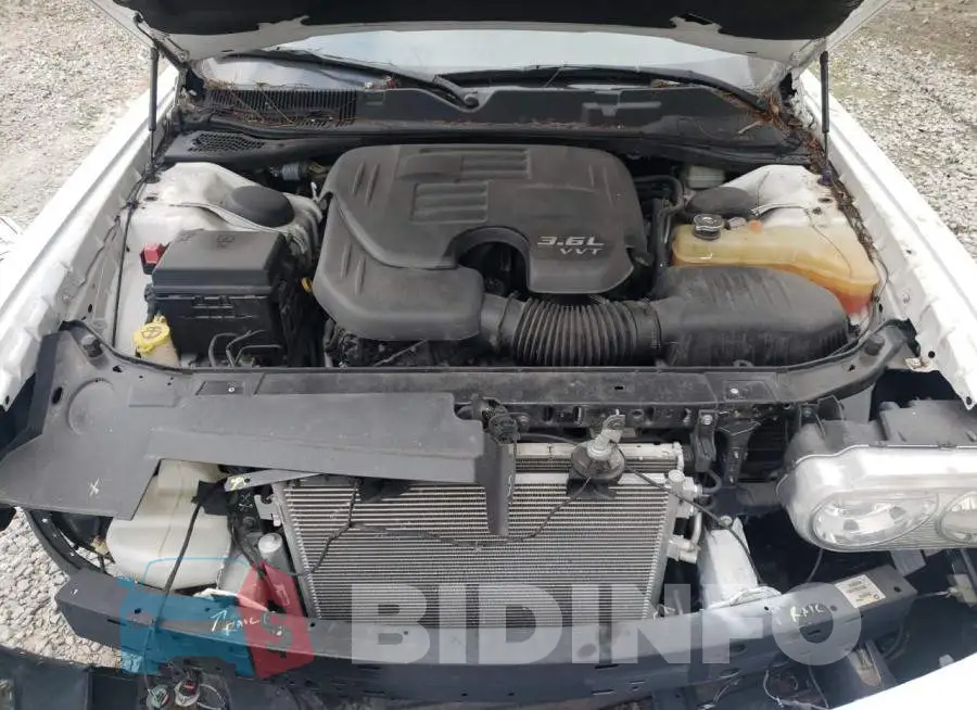 2C3CDYAG2EH158357 Photo# 11
