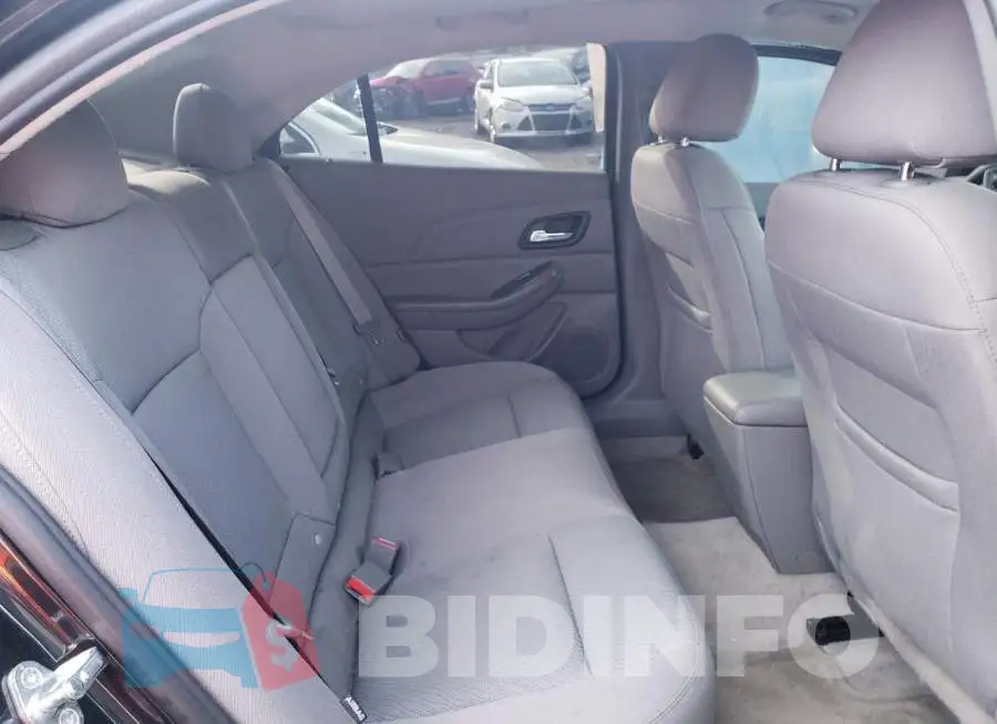 1G11B5SLXFF300274 Photo# 6