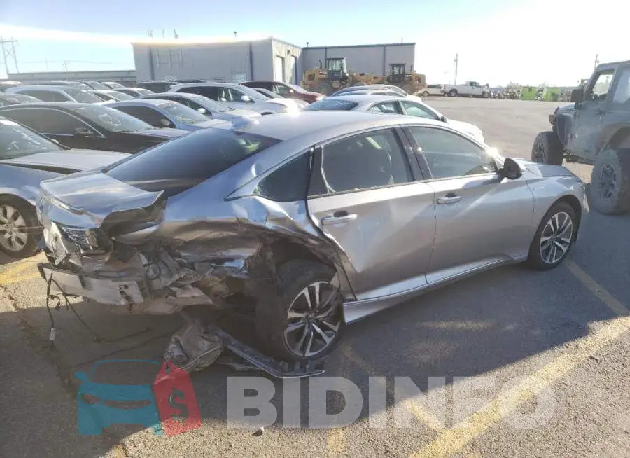 1HGCV3F92LA001902 Photo# 3