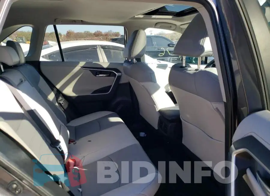 4T3D6RFV0MU050857 Photo# 6