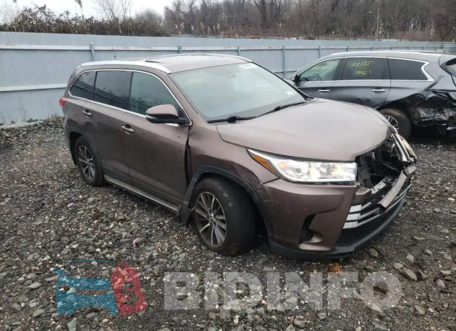 5TDJZRFH8KS917618 Photo# 4