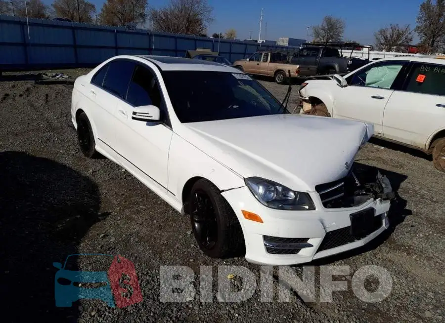 WDDGF4HB6EA961932 Photo# 4