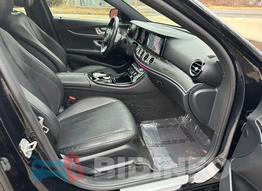 WDDZF4KB1HA229729 Photo# 5