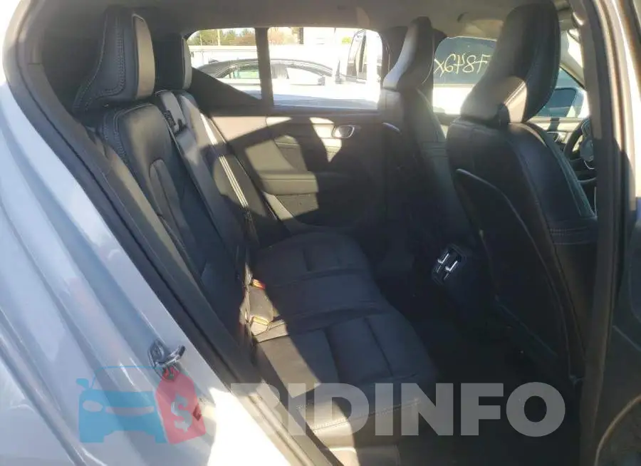 YV4162UK9M2510235 Photo# 10