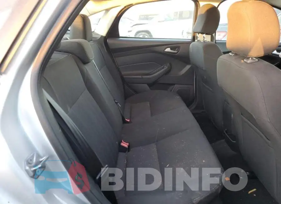 1FADP3F23FL268111 Photo# 10
