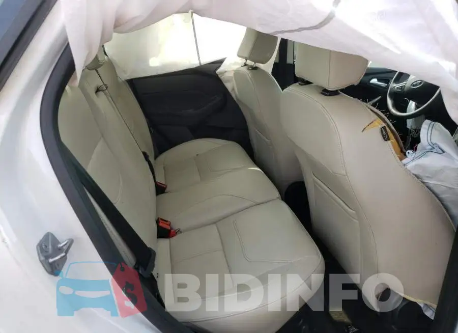 1FADP3J2XJL323671 Photo# 6