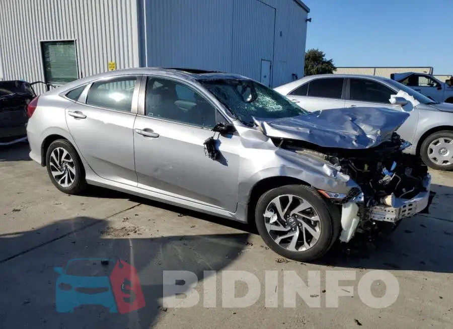 19XFC2F83HE218382 Photo# 4
