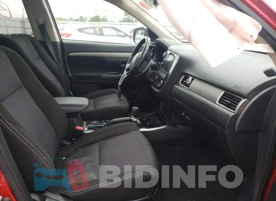JA4AD3A35JZ068319 Photo# 5