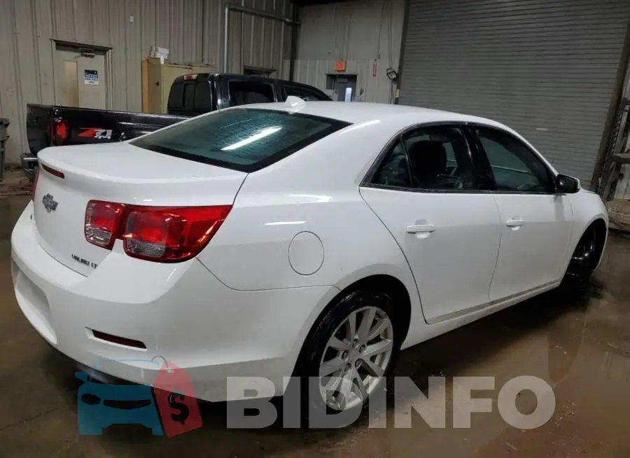 1G11E5SLXEF225694 Photo# 3