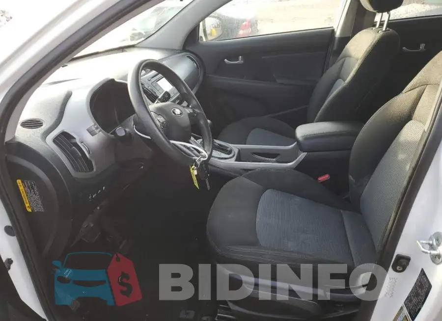 KNDPB3AC4G7812647 Photo# 7