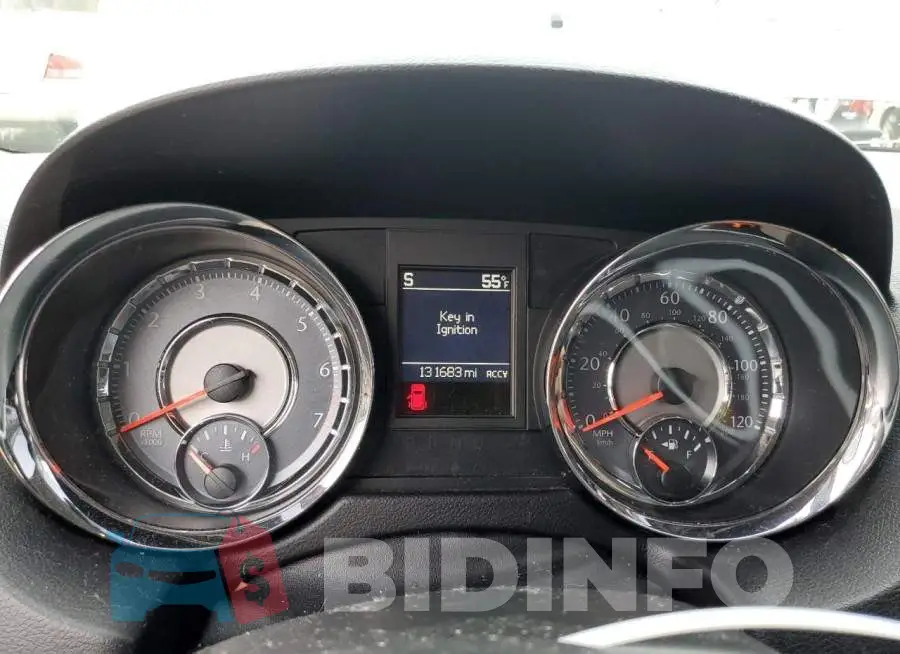 2C4RC1BGXER367208 Photo# 9