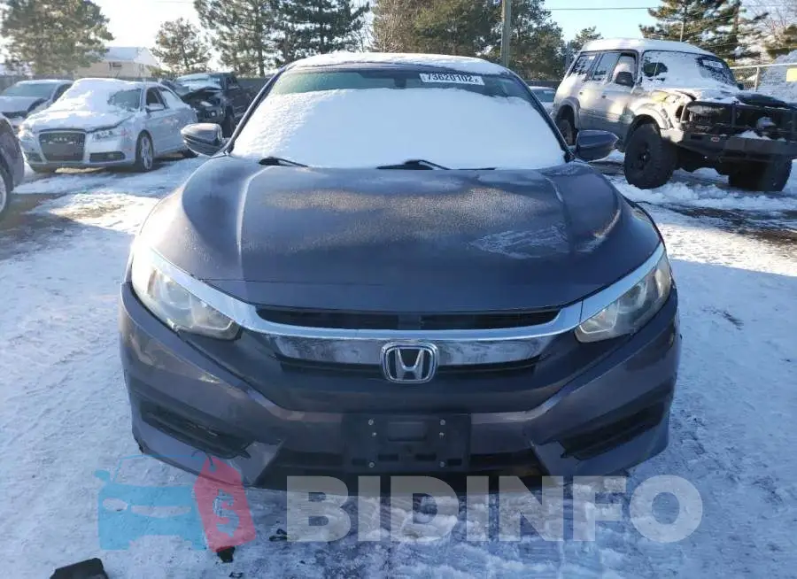 19XFC2F50GE047322 Photo# 5